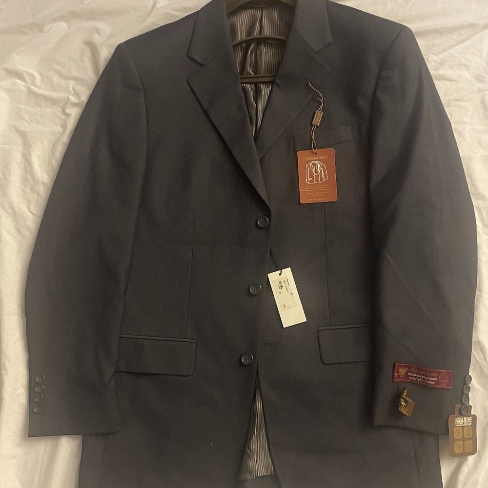Charcoal Grey Caravelli 38R Suit